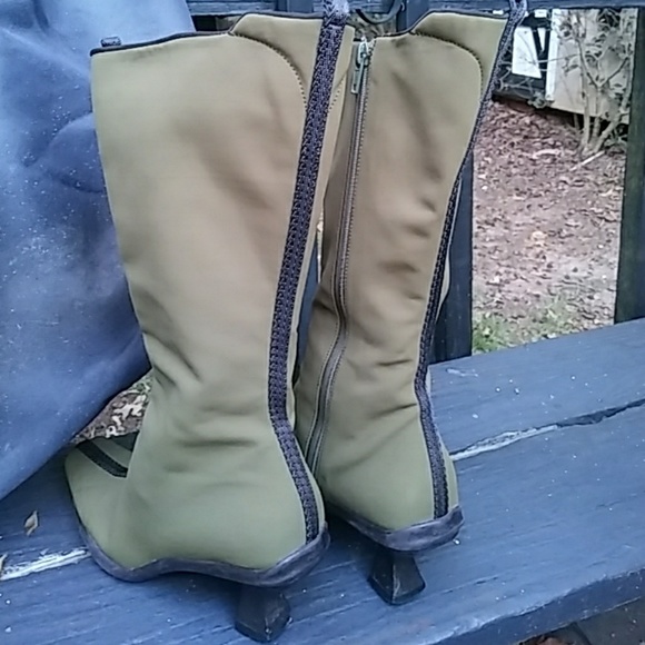 Prada - Picture 4 of 4